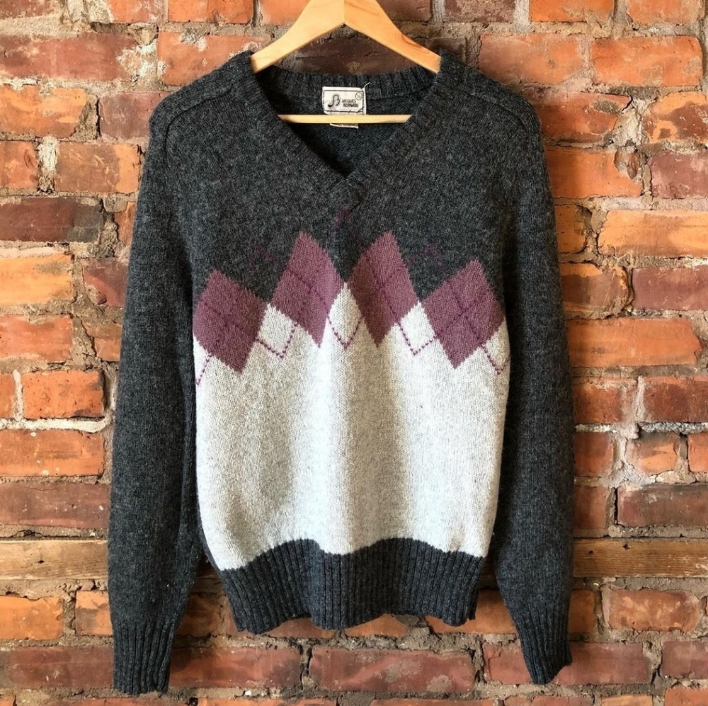 ON HOLD ⚠️ Vintage Argyle V-Neck Sweater